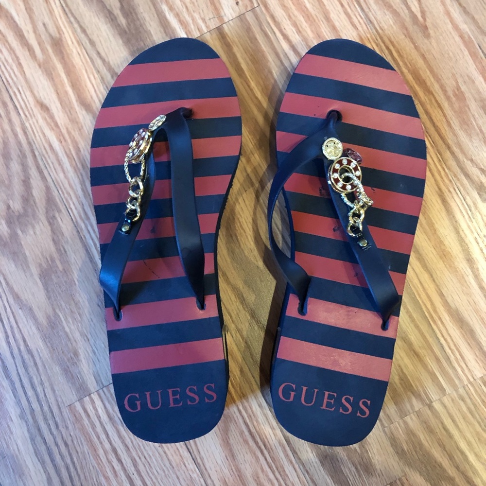 NWOT GUESS beach slippers platform
